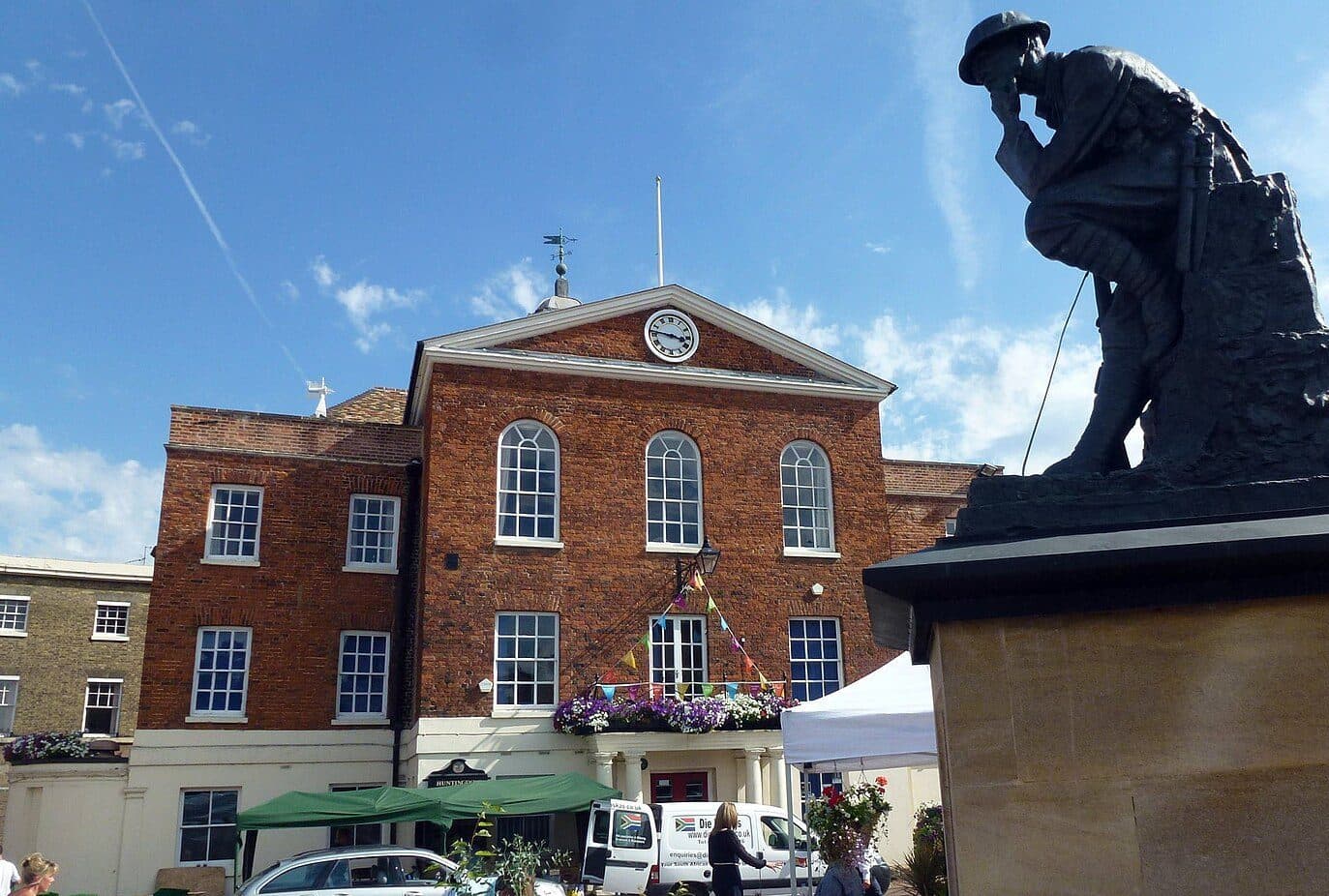Courier services in Huntingdon