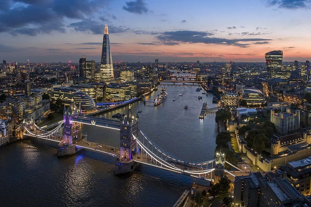 Courier services in London